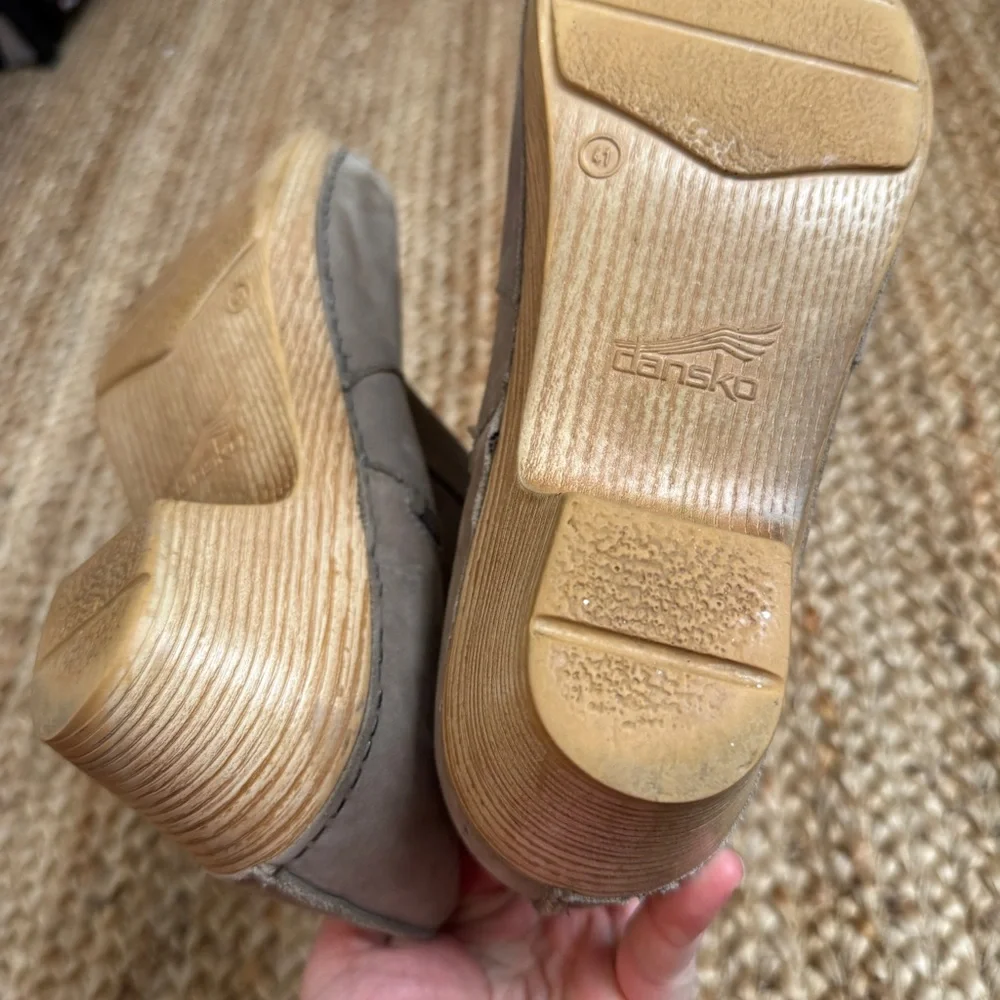 Dansko 41 Light Grey Nubuck Suede Leather Maria Clogs Booties - Picture 9 of 10